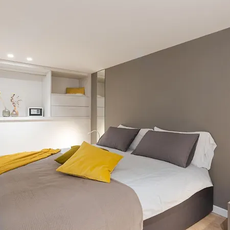 Апартаменты Grimoldi - By Myhomeincomo Комо